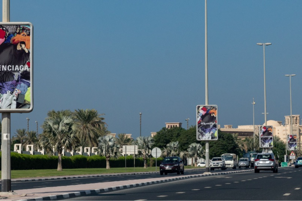 Madinat Jumeirah – Umm Suqeim Road: 30 double-sided static lampposts